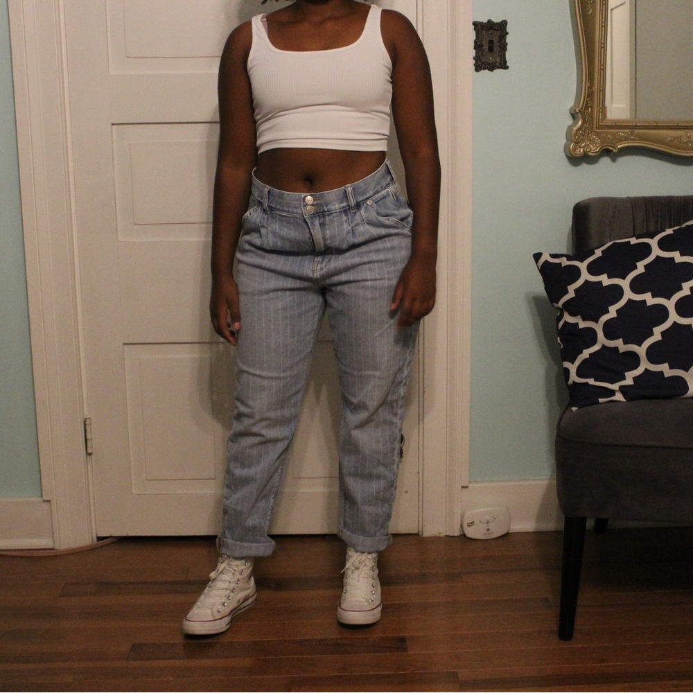 American Eagle: Size 8, Color blue with white stripes